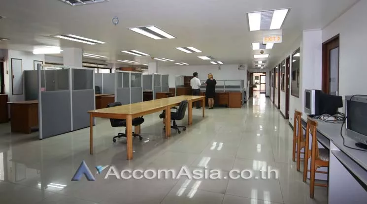  1  Office Space For Rent in Phaholyothin ,Bangkok BTS Ari at Thirapol Building AA14126